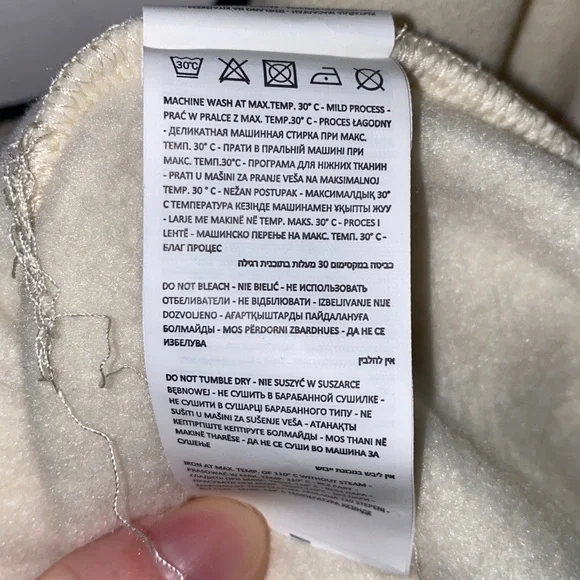 Snoopy and Woodstock Cream/White/Red Oversized Crew Neck Sweatshirt, Size Large - Picture 9 of 9